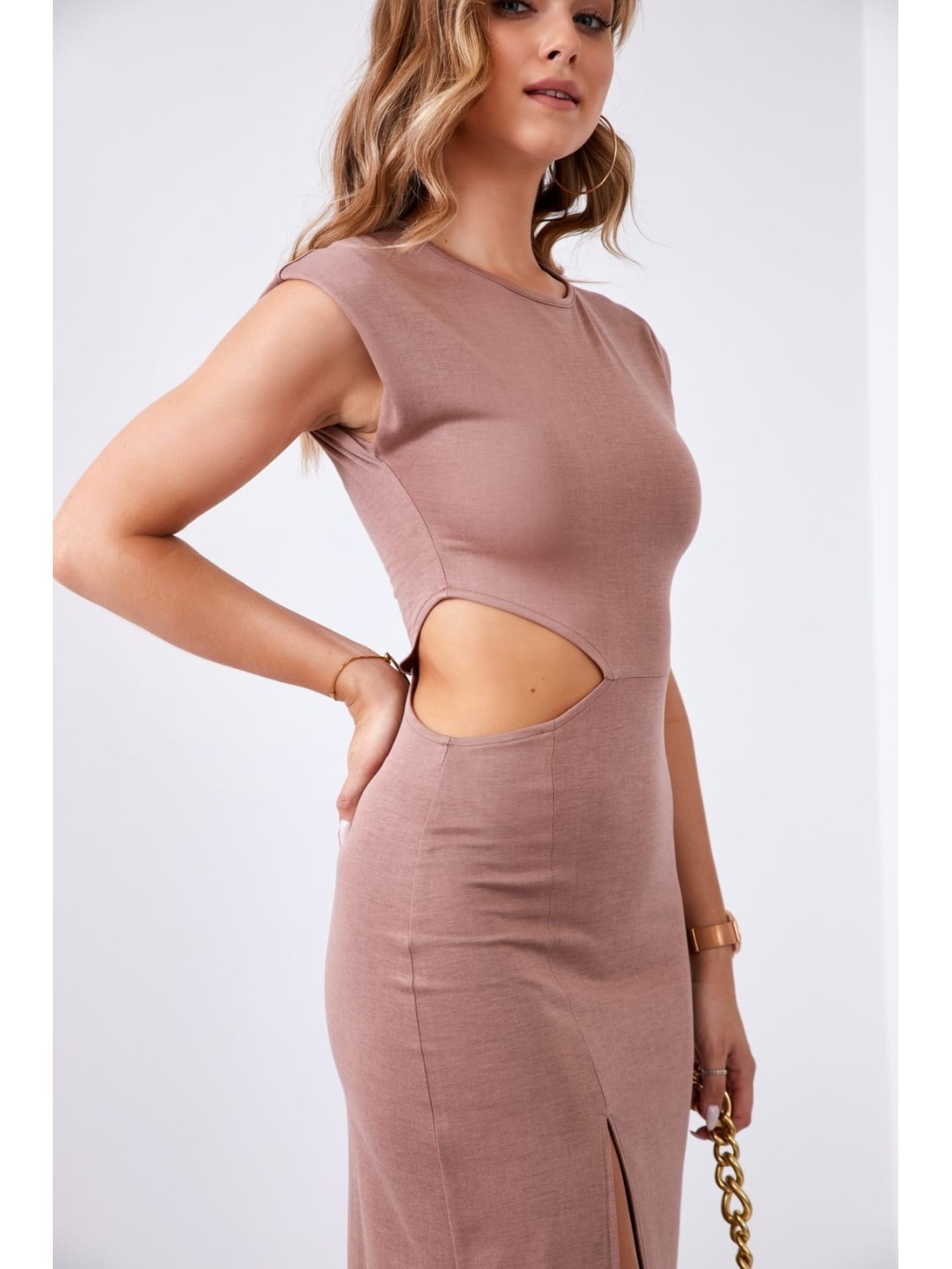 Basic midi dress with a cutout on the side, coffee 110571 - Online store - Boutique